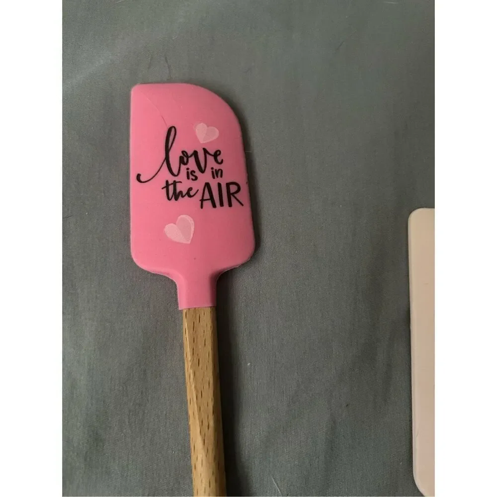 no brand set valentine’s